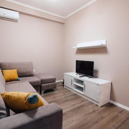 Novs Apartment 1 Gjirokastër 외부 사진