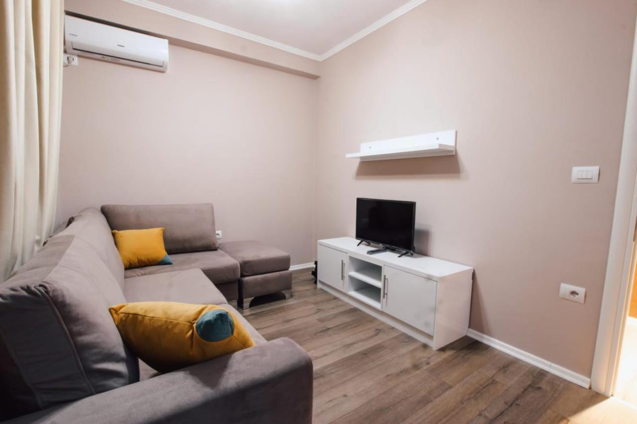 Novs Apartment 1 Gjirokastër 외부 사진