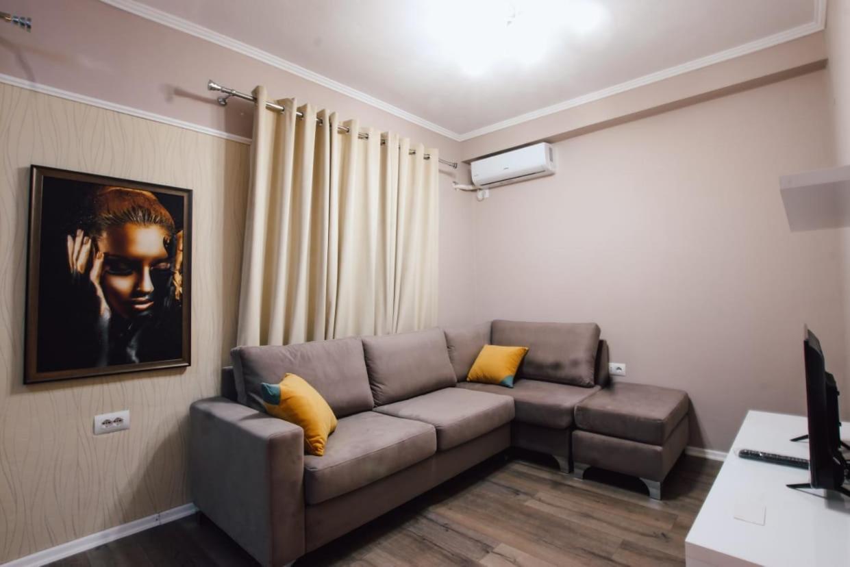 Novs Apartment 1 Gjirokastër 외부 사진