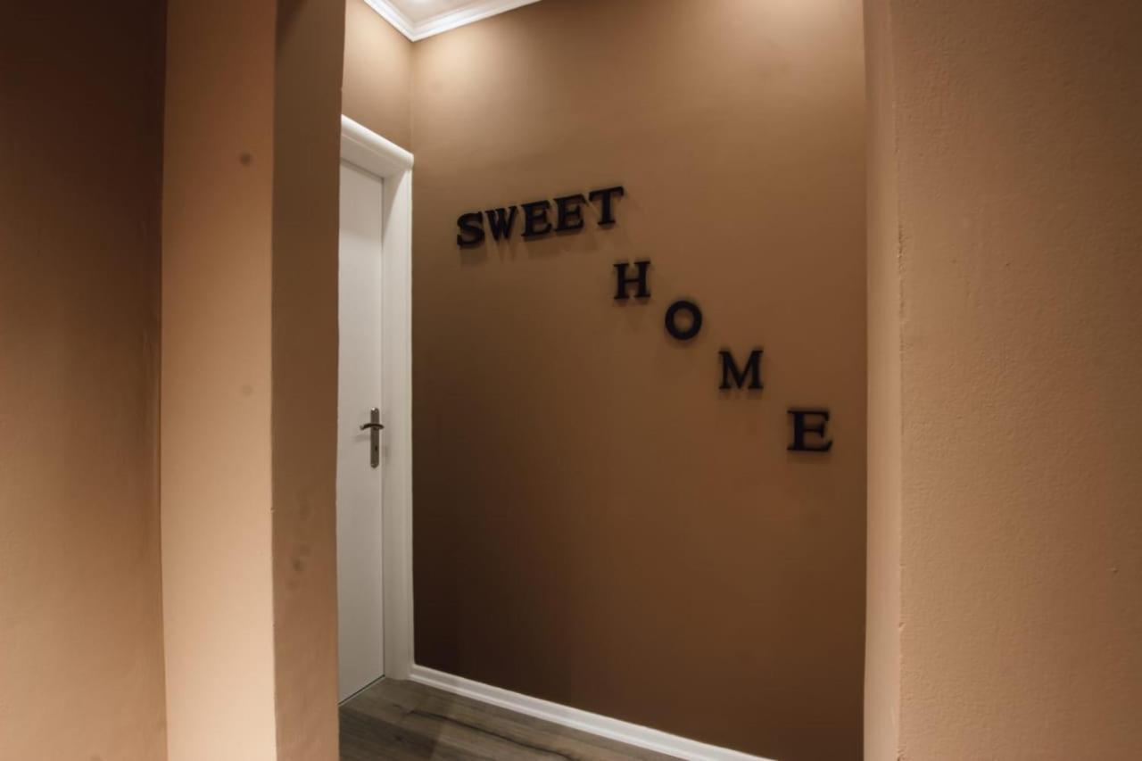 Novs Apartment 1 Gjirokastër 외부 사진