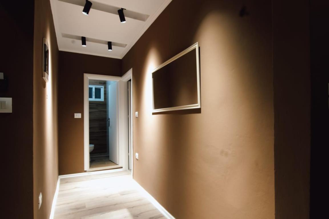 Novs Apartment 1 Gjirokastër 외부 사진