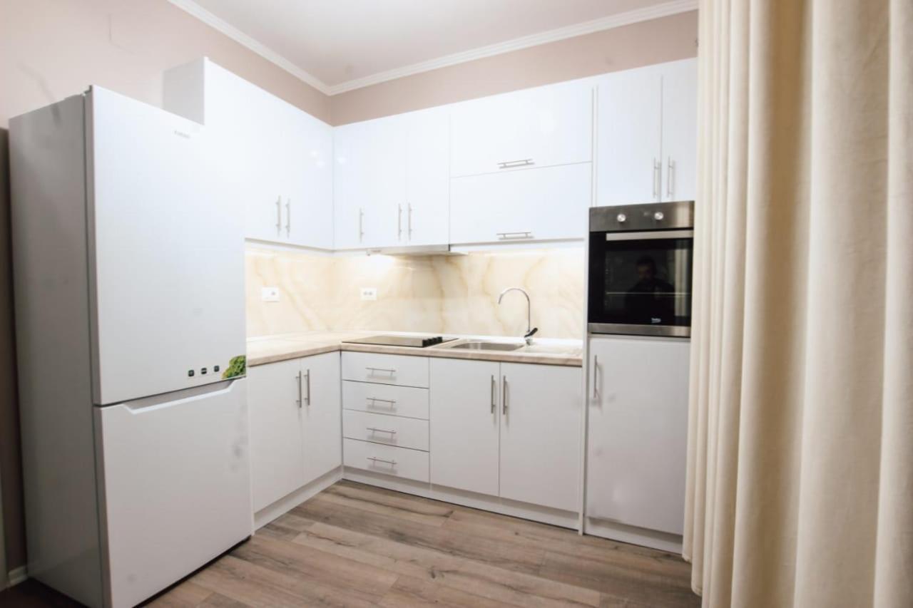 Novs Apartment 1 Gjirokastër 외부 사진
